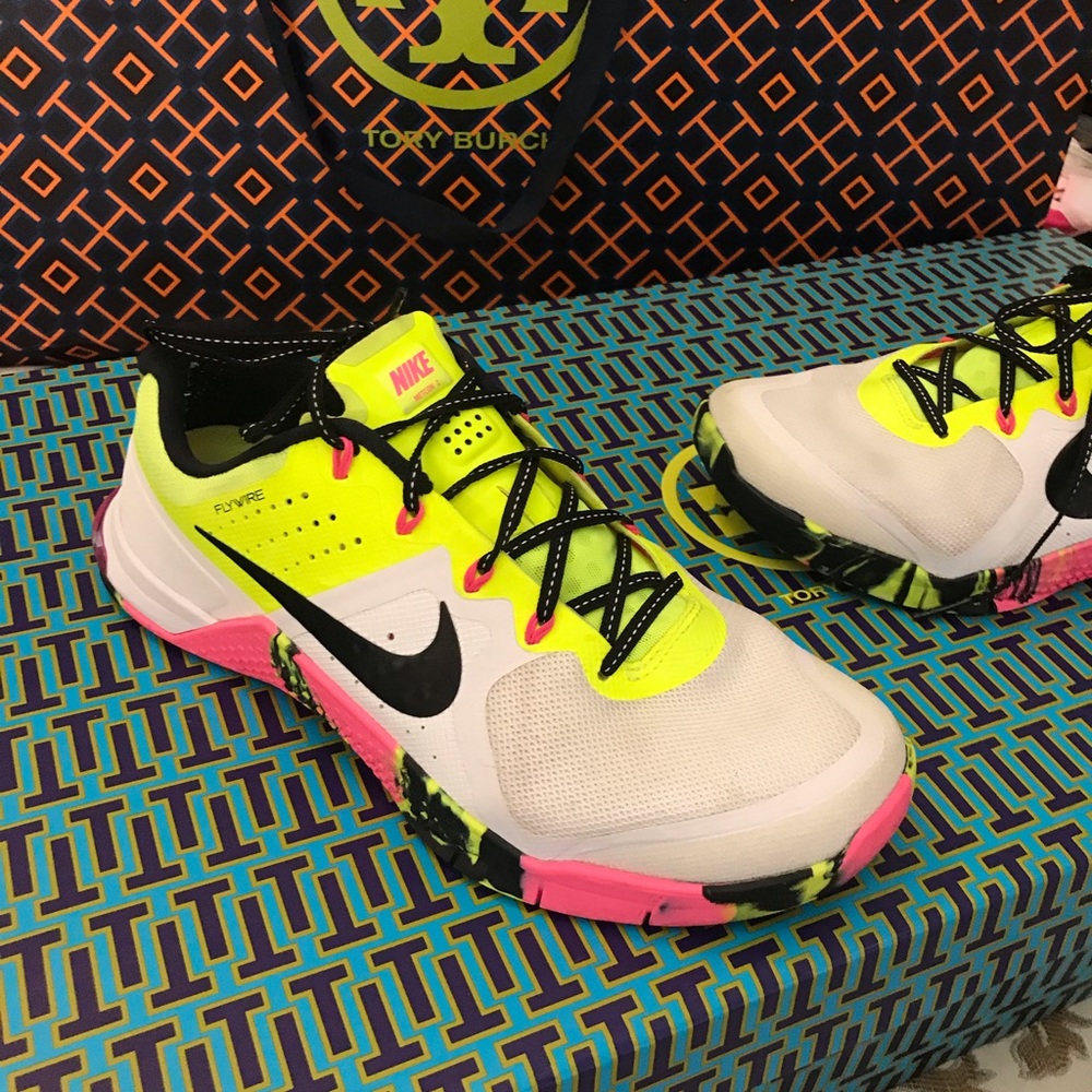 Nike flywire training shoes, size 9, used but EUC